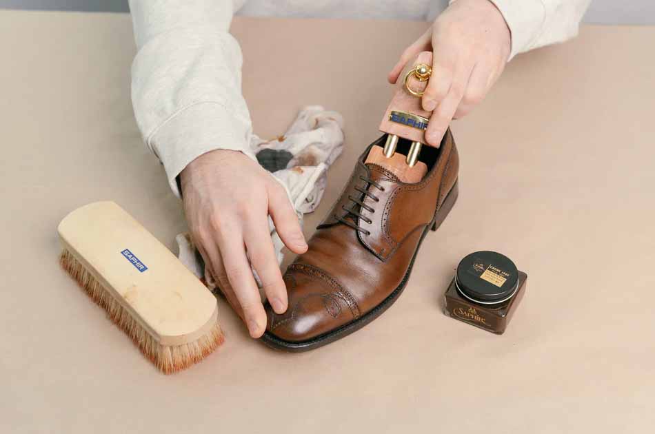 saphir shoe polish